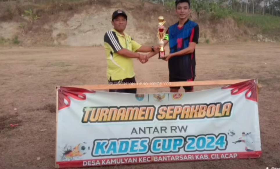 KESEBELASAN DUSUN KEBOGORAN RW 09A RAIH JUARA 1 PIALA KADES CUP USAI MENANGKAN DRAMA ADU PINALTI