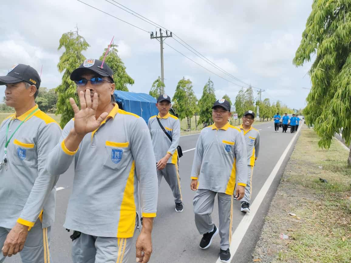 TIM GERAK REGU PEMDES KAMULYAN IKUTI LOMBA GERAK JALAN SRANDIL TINGKAT KABUPATEN CILACAP 