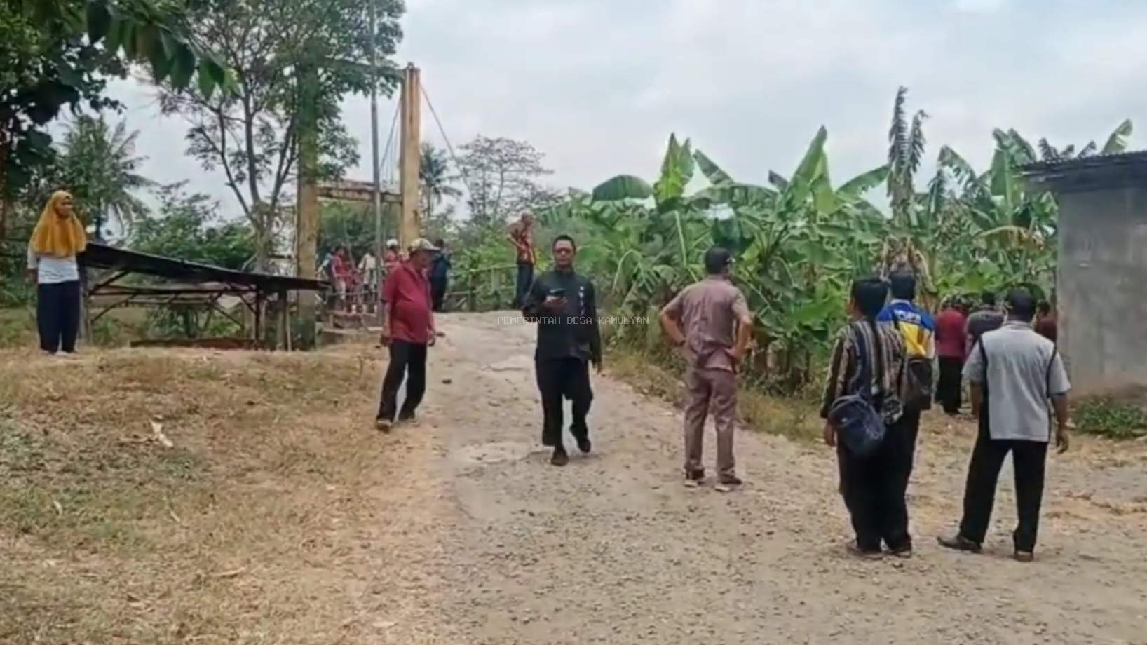 KABAR BAIK! JEMBATAN GANTUNG PENGHUBUNG DESA KAMULYAN DENGAN DESA BULAKSARI MULAI DIPERBAIKI 