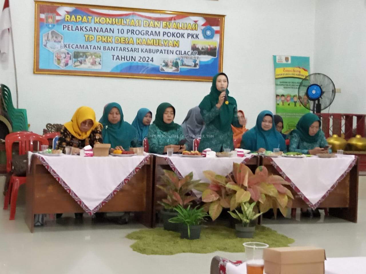 RAPAT KONSULTASI DAN EVALUASI PELAKSANAAN 10 PROGRAM TP PKK DESA KAMULYAN