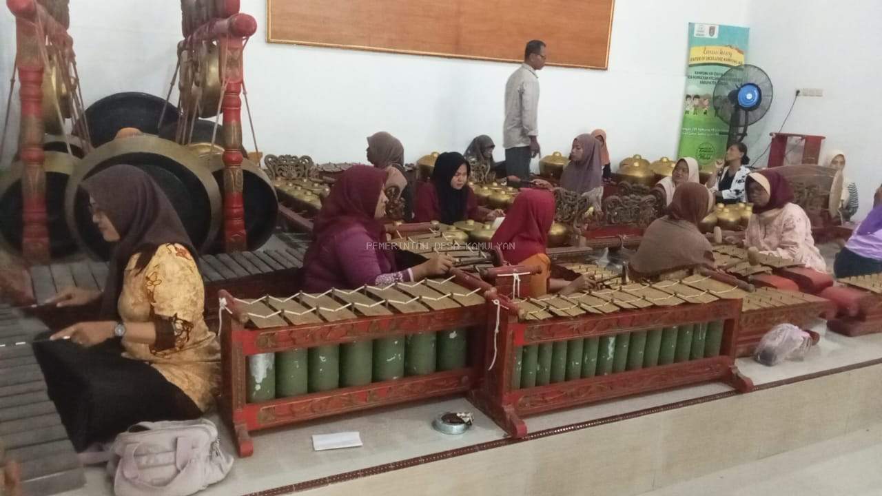 MAKNA MUSIK TRADISONAL GAMELAN  NGURI-NGURI BUDAYA JAWA TENGAH