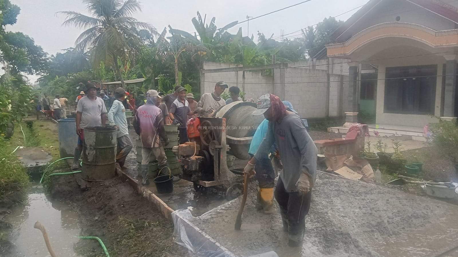 RABAT BETON JALAN PUTAT RT 09 RW 04 BERSUMBER DARI DANA DESA